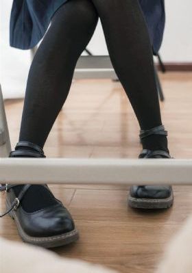被老师扒开双乳打屁股视频_BD高清完整版