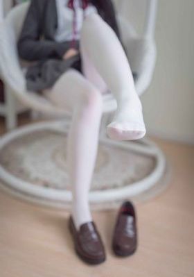 人人c人人干_中英字幕1080